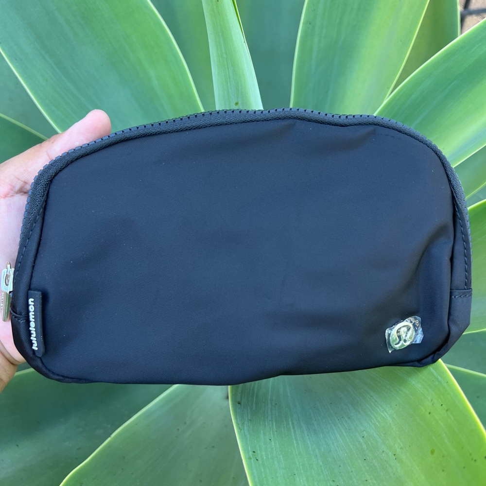 Lululemon Everywhere Belt Bag 1L Black Fannypack